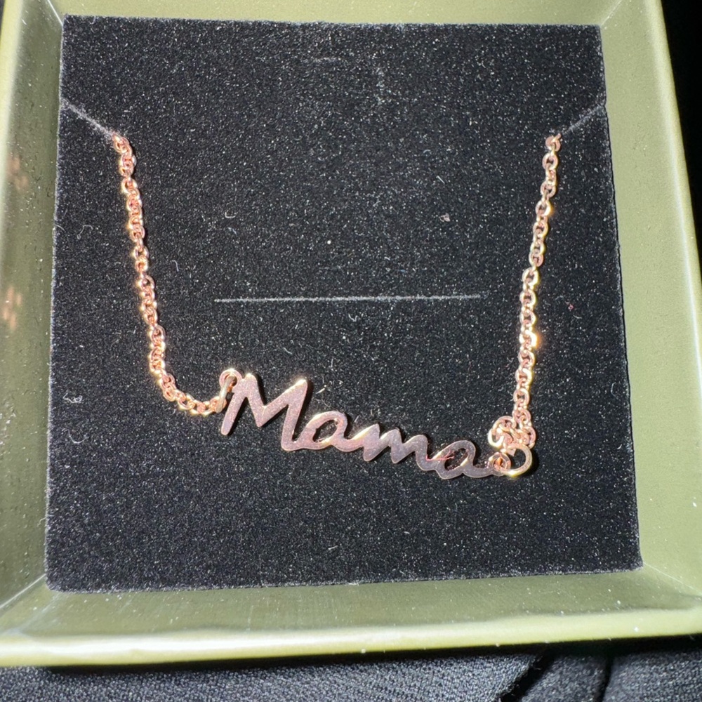 Elegant Rose Gold 'Mama' Necklace